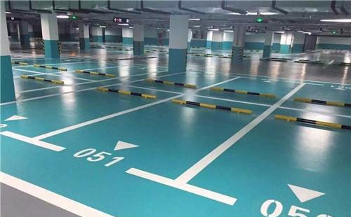 精河精河环氧地坪中涂：构筑坚固地面的关键环节